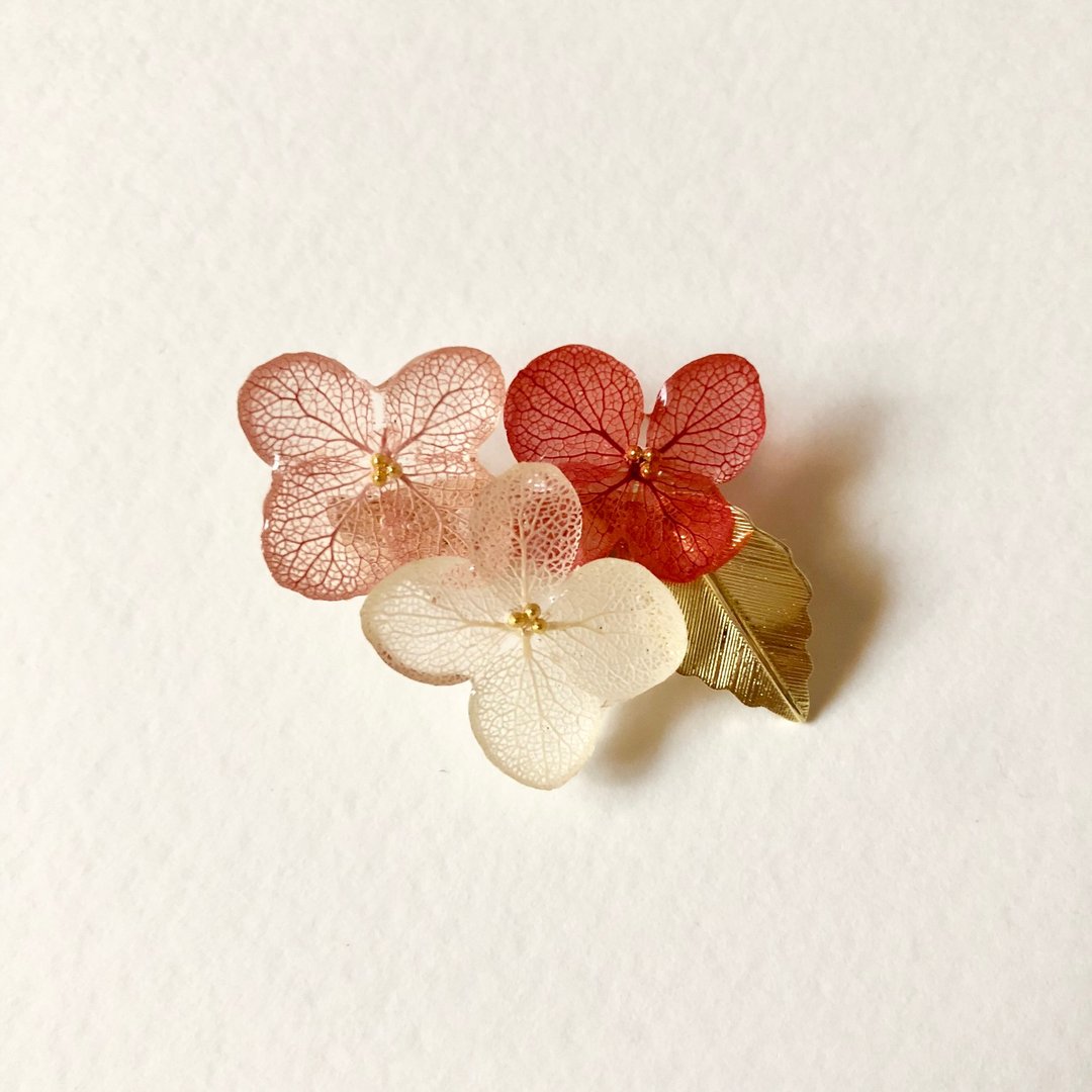 Hydrangea Brooch*Pink Red* - 胸针 - 植物．花 红色