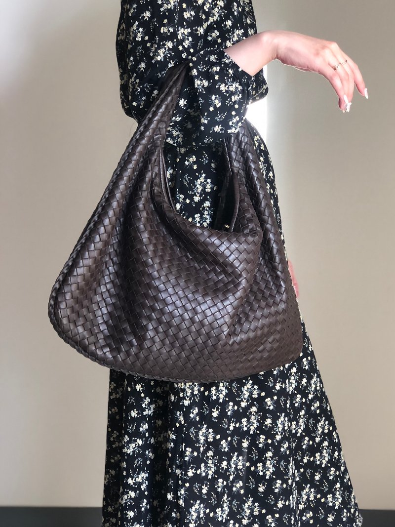 [Japan direct delivery name plate used package] Bottega Veneta Bottega Veneta Jodie Leather Intrecciato Hobo Bag Dark Brown iy5n7t - 侧背包/斜挎包 - 真皮 咖啡色