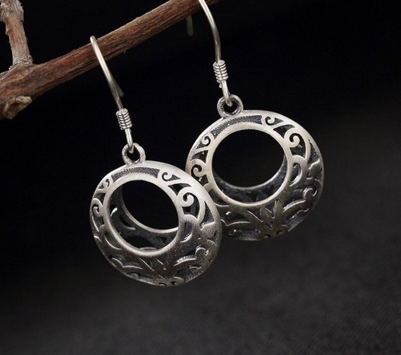 S999 Fine Silver Women Vintage Ethnic Jewelry Handmade Engraved Exotic Earrings - 耳环/耳夹 - 纯银 银色