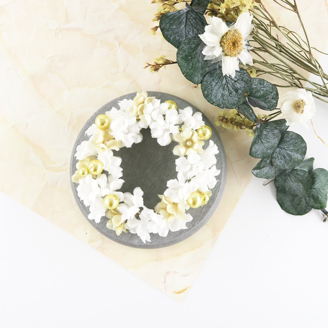 Corsage.| Corsage | Wreath.F. | Size, L. | White, Yellow. - 胸花/手腕花 - 棉．麻 多色