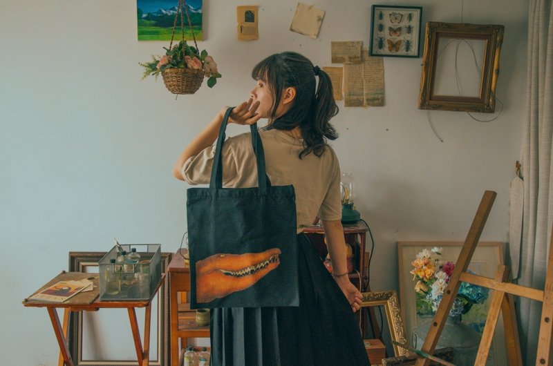 鳄鱼。手提 - 手提包/手提袋 - 棉．麻 黑色