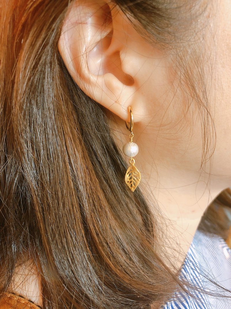 棉花珍珠雾叶古典耳环│可改夹式 生日 礼物 小资 - 耳环/耳夹 - 宝石 金色