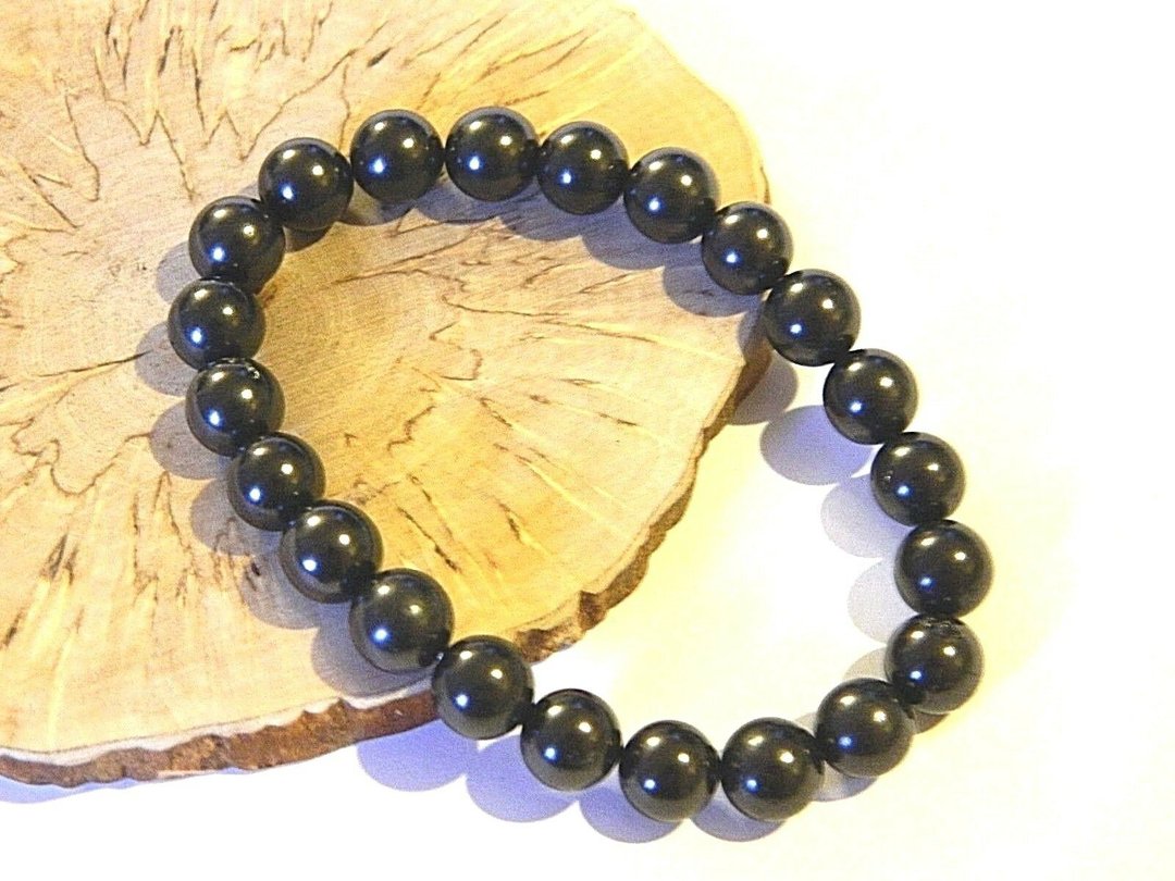 Shungite bracelet, stretchy beaded bracelet, black beads 8 mm - 手链/手环 - 石头 