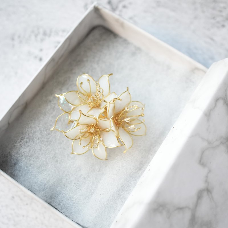 百合造型 2way 发簪/胸针 或 马尾扣 ．春．白色．香水百合 (订制款) - 其他 - 塑料 白色