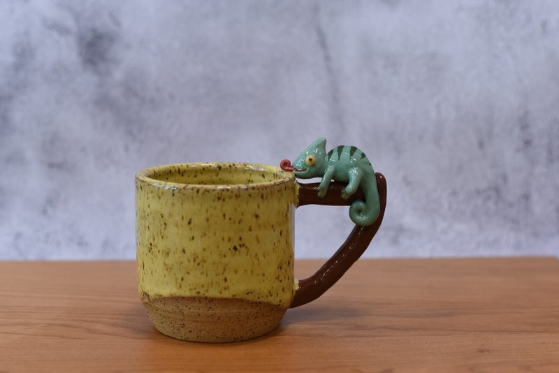 变色龙吐舌头200cc黄色陶杯 - 茶具/茶杯 - 陶 