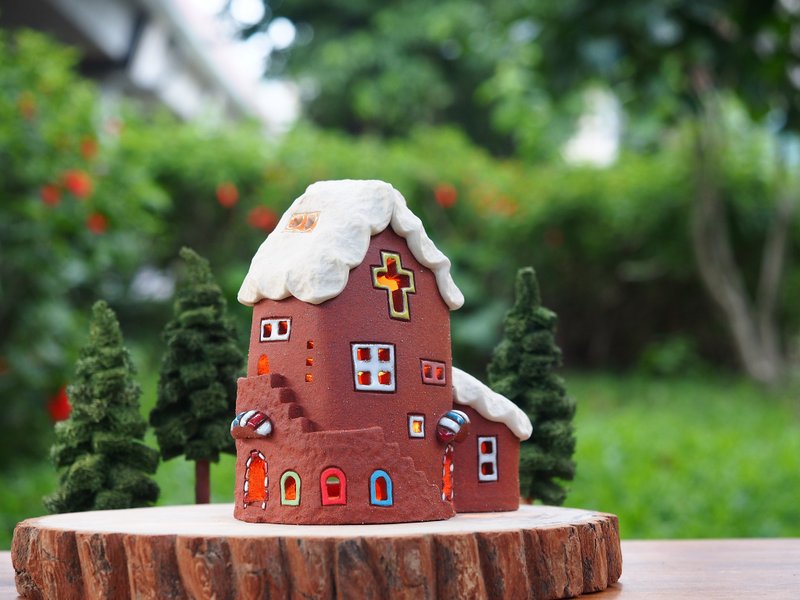 【灯屋 Lighted House】陶手作-可爱的家(不含木头配件跟手工树) - 灯具/灯饰 - 陶 红色