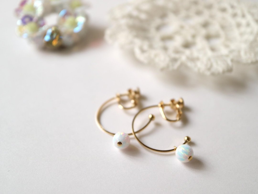 Soap bubble Clip-On swaying Kyoto opal elegant simple adult neat and refreshing ring hoop ring husk white white rainbow summer artificial opal artificial opal - 耳环/耳夹 - 其他材质 白色