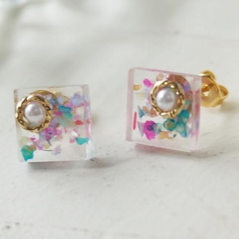 Colorful seashell earrings or Clip-On - 耳环/耳夹 - 贝壳 多色