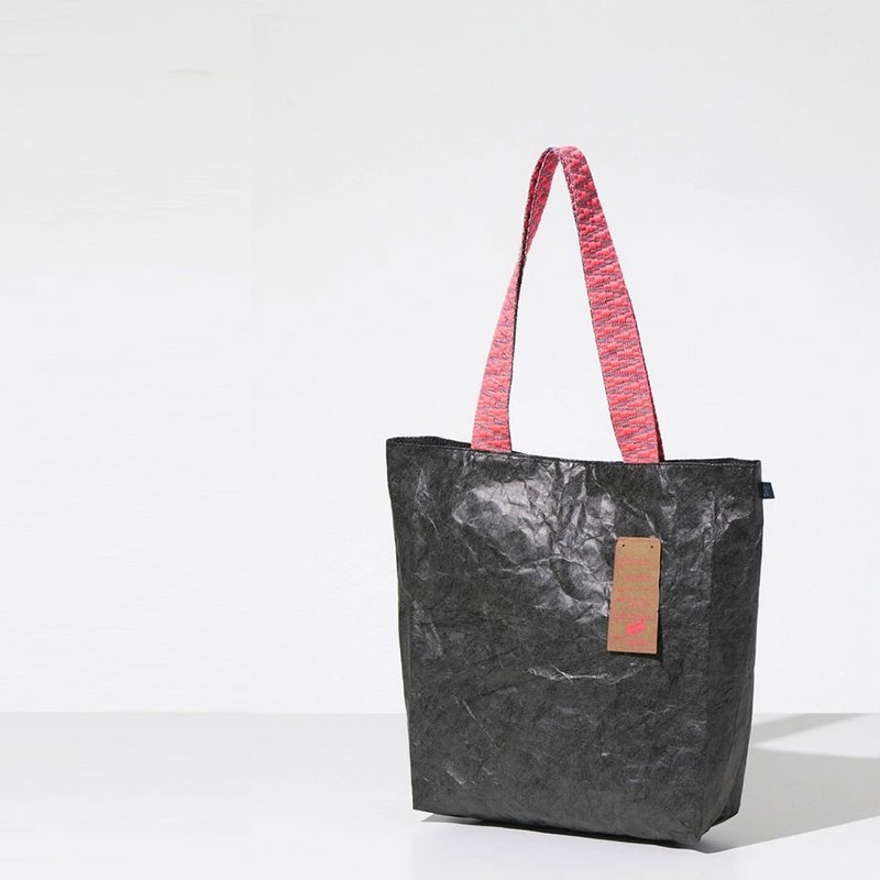 【Pinkoi 线下活动预购商品】Miyansol皱皱托特包-J.竹碳莓果 - 侧背包/斜挎包 - 纸 黑色