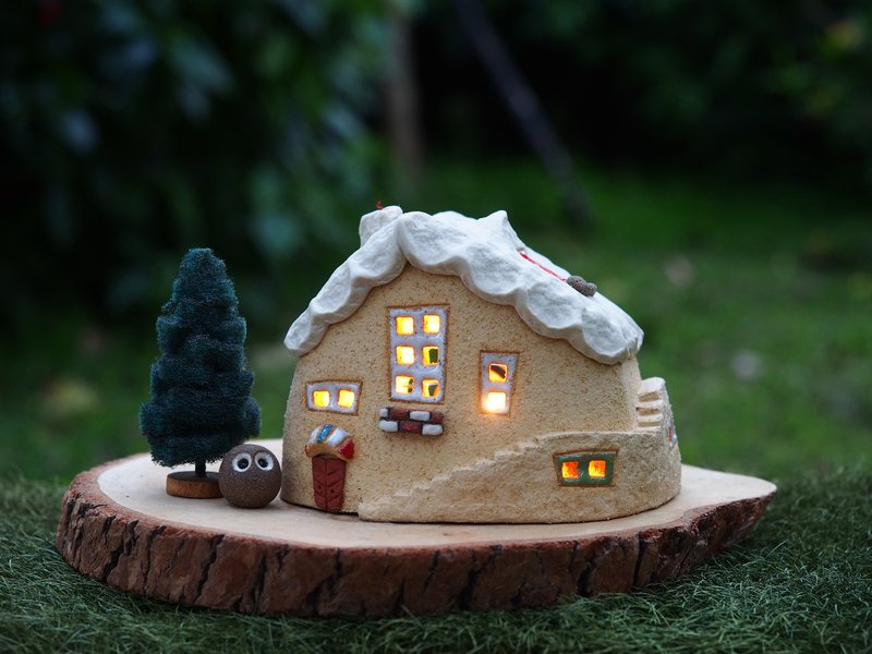 【灯屋 Lighted House】陶手作-可爱的家Ceramic Lighted House - 灯具/灯饰 - 其他材质 黄色