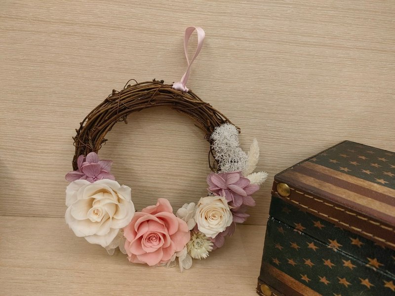 Sheer Whisper絮语藏花_生活美学系列-半圈日本进口永生花圈 - 干燥花/捧花 - 植物．花 粉红色