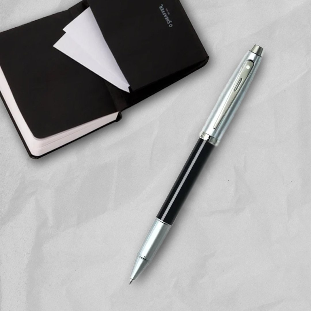 【SHEAFFER】100 系列黑杆银盖银夹钢珠笔+A6 笔记本礼盒 免费刻字 - 钢珠笔 - 其他金属 黑色