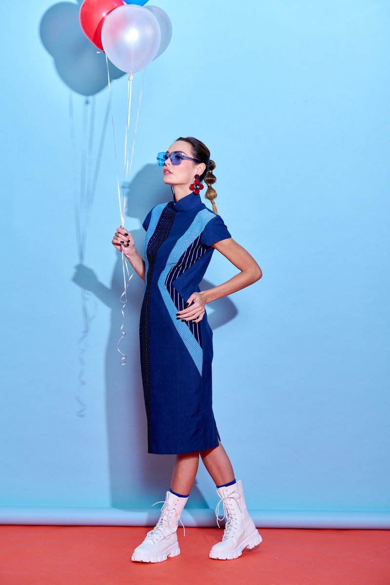 【富贵铜钱】经典红白蓝天丝环保牛仔拼布长衫 | 国潮港风新中式 - 旗袍 - 环保材料 蓝色