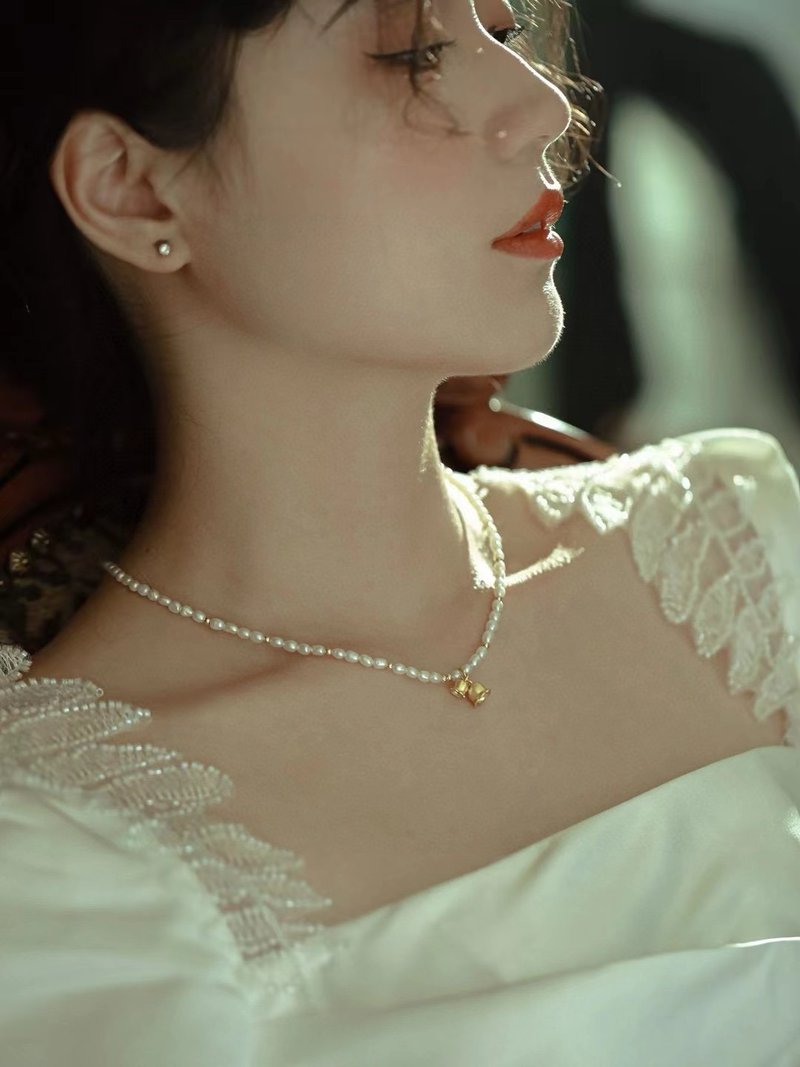 铃兰花语 传递幸福 天然珍珠极细项链锁骨链搭配纯银古法金铃兰花 - 锁骨链 - 珍珠 