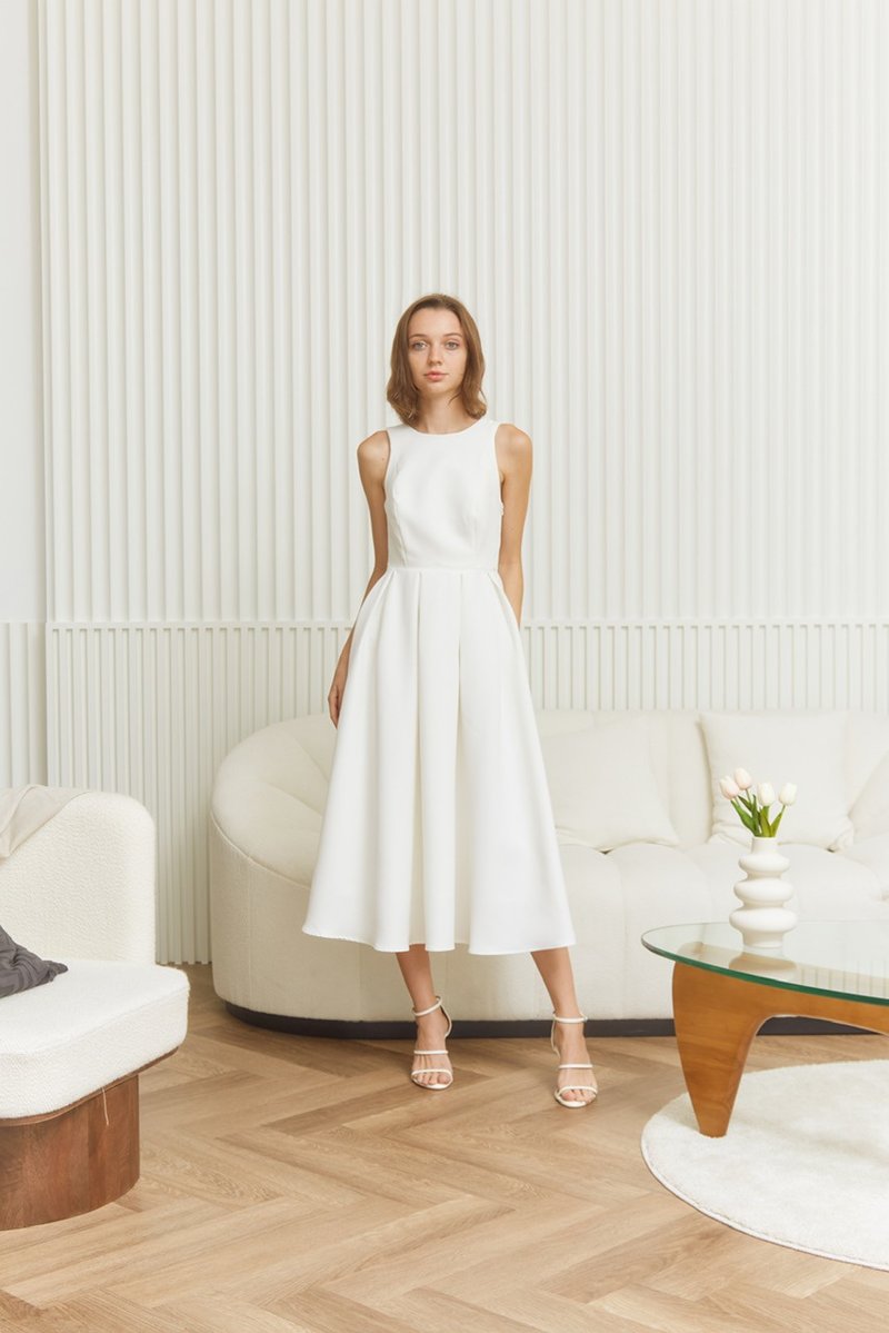 Chloe Dress by Klara Love 婚纱、订婚礼服、婚纱、活动礼服 - 洋装/连衣裙 - 其他人造纤维 白色