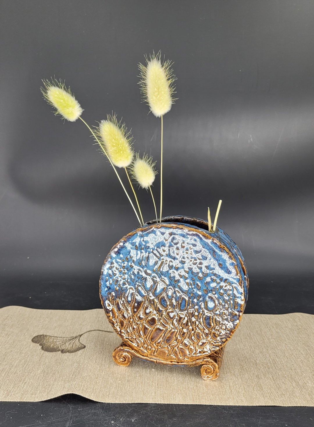 手作陶制花瓶 印花圆饼形花器 可爱小花器 - 花瓶/陶器 - 陶 