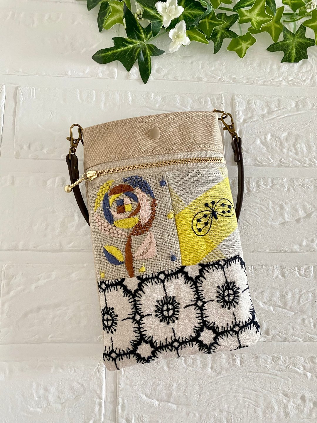 Minä Perhonen Smartphone Pouch - 化妆包/杂物包 - 棉．麻 