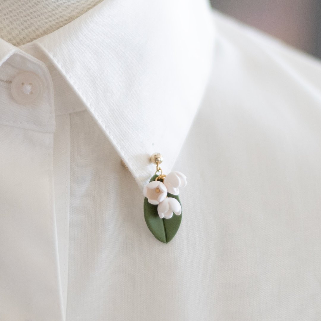 [Limited time sale] Lily of the valley brooch - 胸针 - 粘土 白色