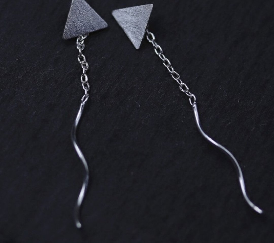 Real S 925 Sterling Silver Handmade Carved Wave Ear Lines Simple Fashion - 耳环/耳夹 - 纯银 银色