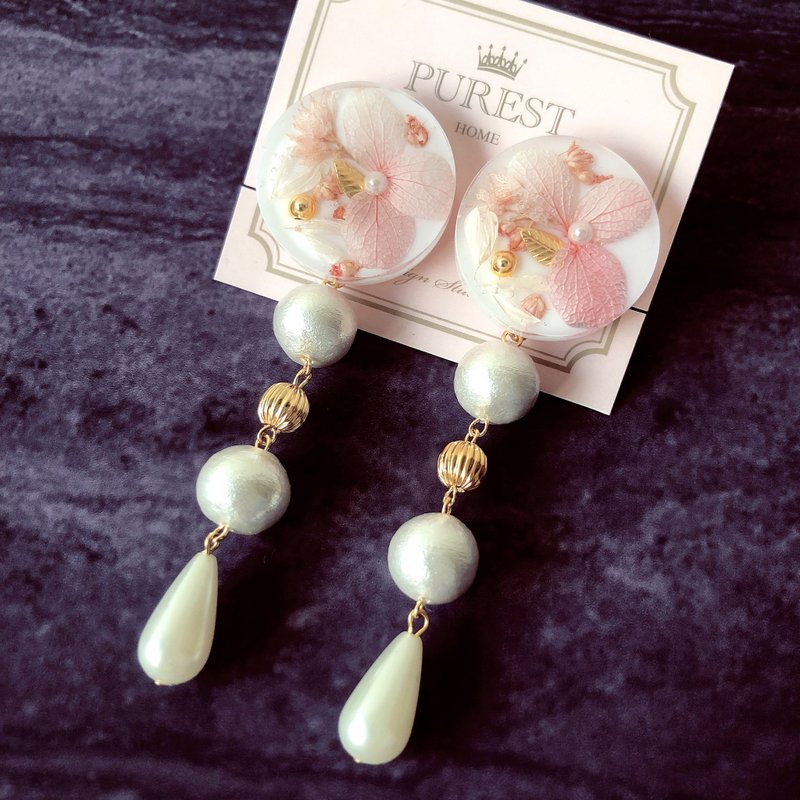 PUREST HOME 典雅女神の棉珍珠不凋花(可拆式)垂坠耳环/附礼盒 - 耳环/耳夹 - 其他材质 