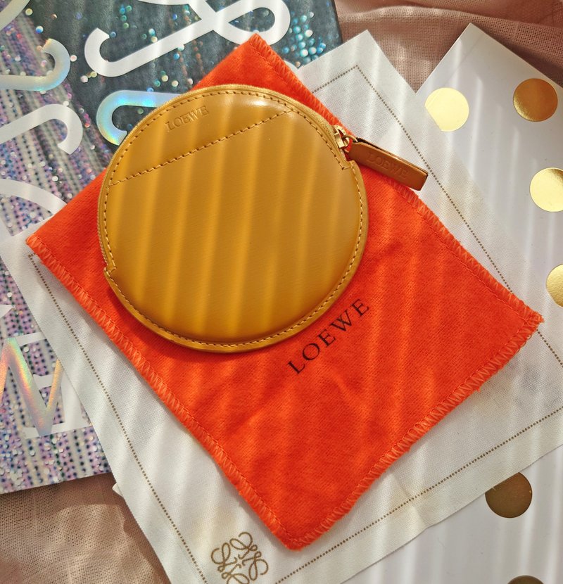 中古孤品 Loewe 圆饼干小收纳包 钱包零钱夹 零钱包散银包 散纸包 - 皮夹/钱包 - 真皮 黄色