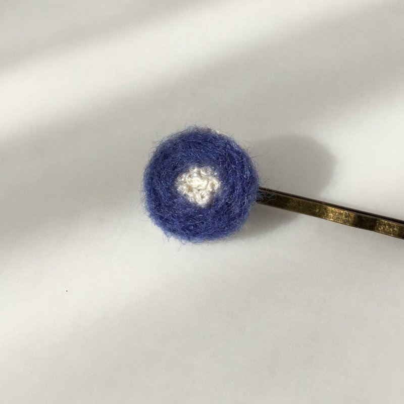 Hairpin / 花 / Navy - 发饰 - 绣线 蓝色