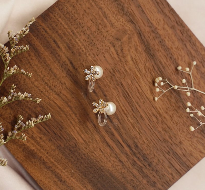 花漾 925纯银镀18k金珍珠耳环 双面配戴耳夹 - 耳环/耳夹 - 纯银 金色