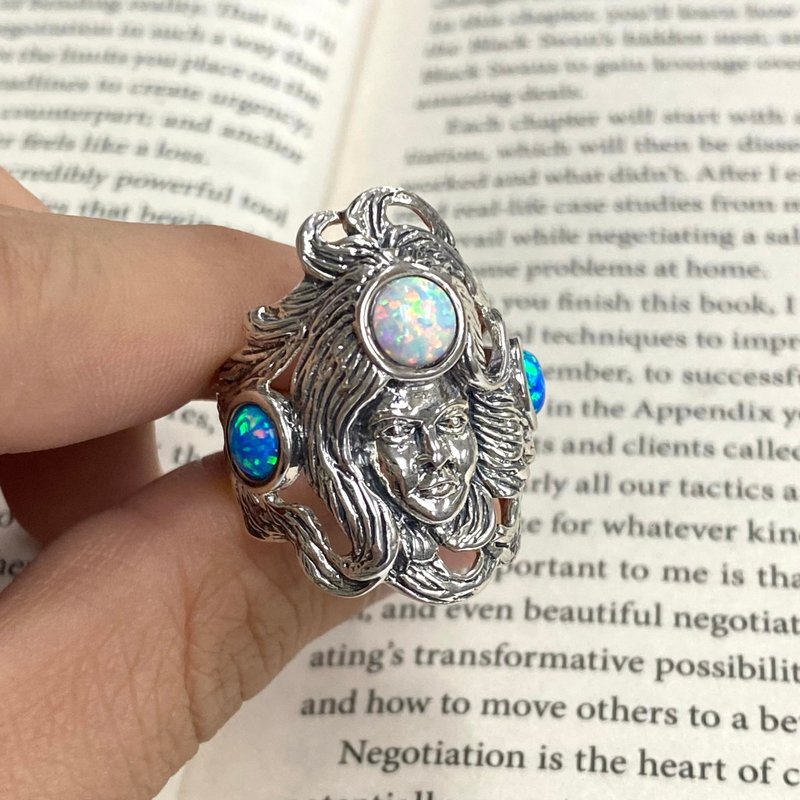 Art Nouveau Style Medusa Ring with Gilson Opal 925 Sterling Silver - 戒指 - 纯银 银色