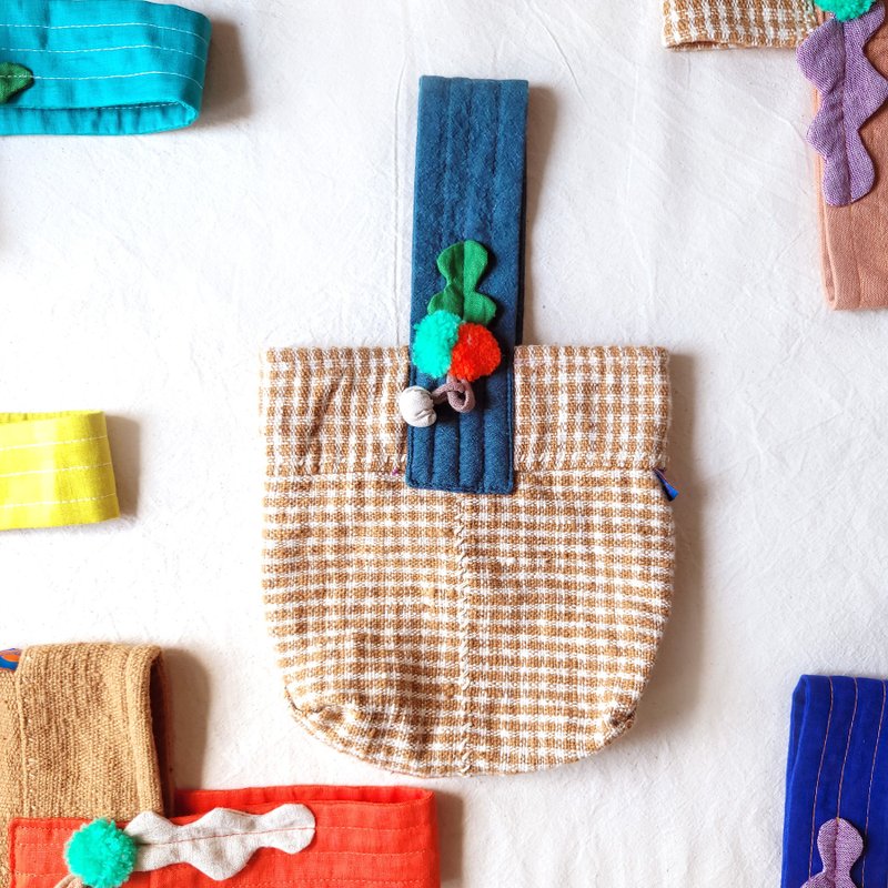 DUNIA handmade // 草木染手织布 环保外出小物袋 餐袋 - 格纹 - 手提包/手提袋 - 棉．麻 多色