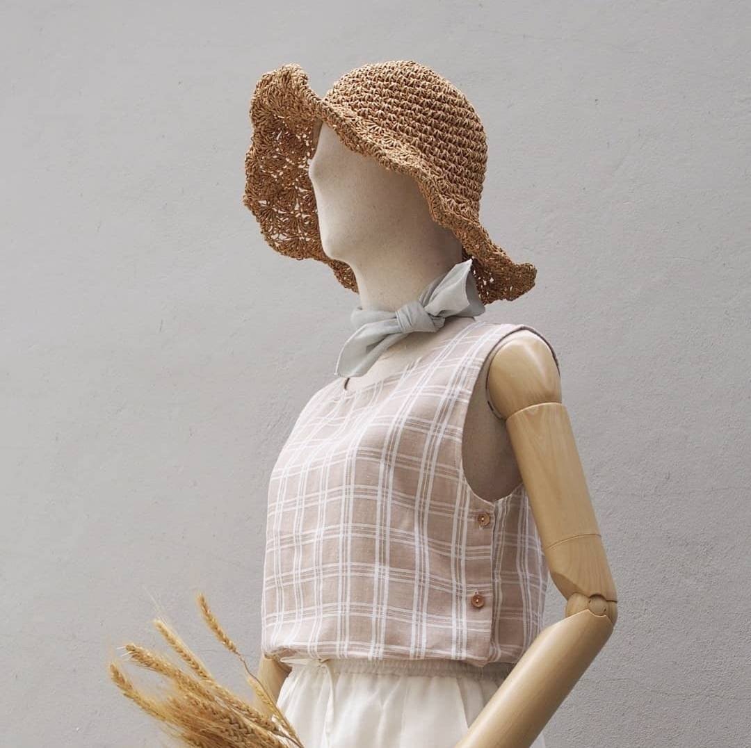 Cozy Cozy Top (Linen Tank top with Wooden buttons) - Creamy - 女装上衣 - 棉 白色