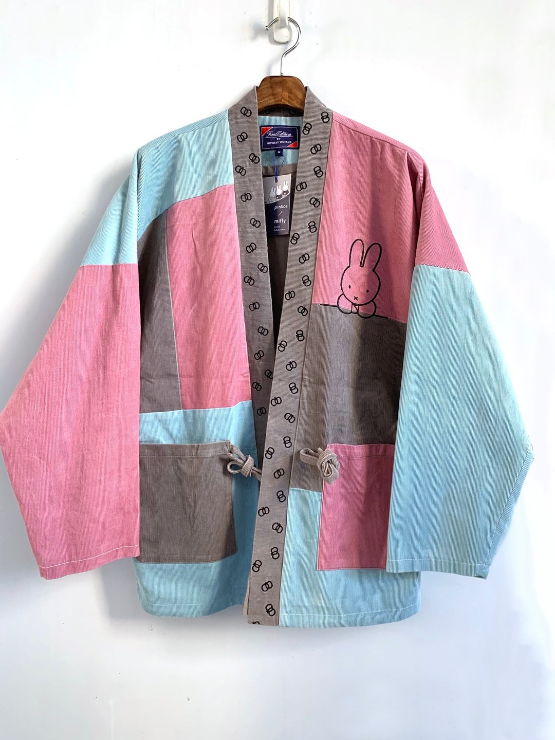 【Pinkoi x miffy】First Edition 粉色灯芯绒布Kimono【 港、台、澳、日限定】 - 男装外套 - 棉 粉红色