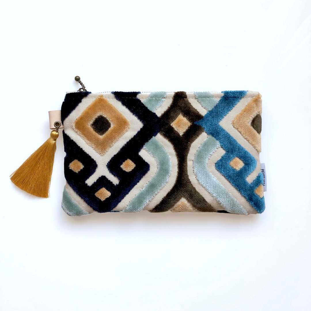Geometric pouch made of Moroccan fabric Alhambra gold with tassels - 化妆包/杂物包 - 棉 多色