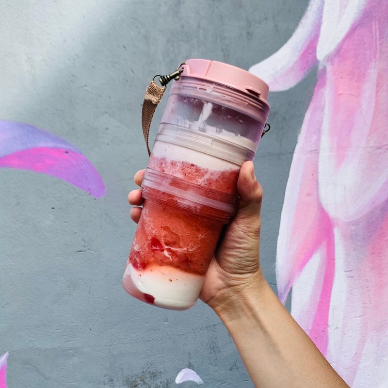 宜我转转杯/环保杯/ 冰漾粉(390/590/790ml 附吸管提绳 - 水瓶/水壶 - 环保材料 粉红色