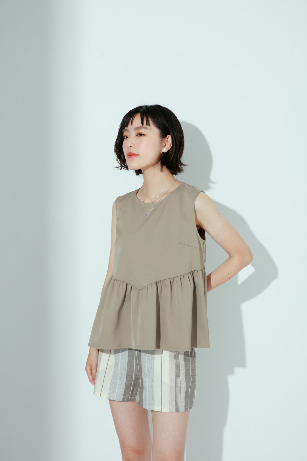 摩登风景无袖的任性背心上衣-有光(棕) - 女装上衣 - 其他人造纤维 卡其色
