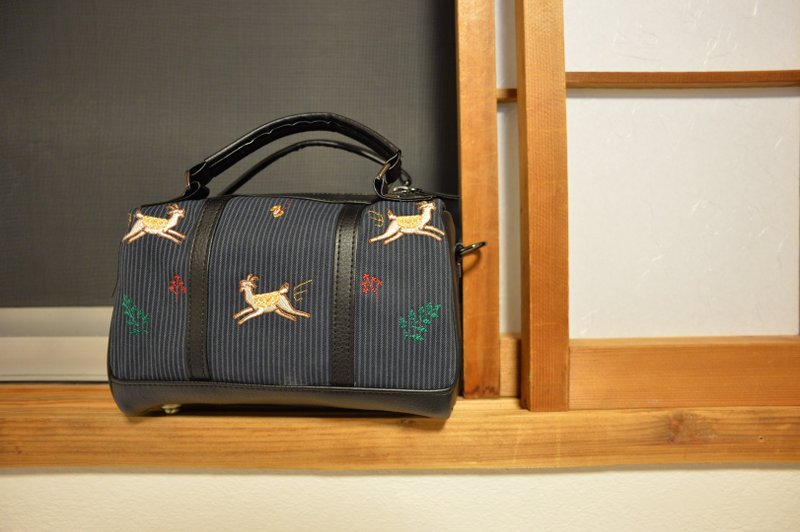 Goat Pan Bag (L) - 女款休闲鞋 - 绣线 蓝色