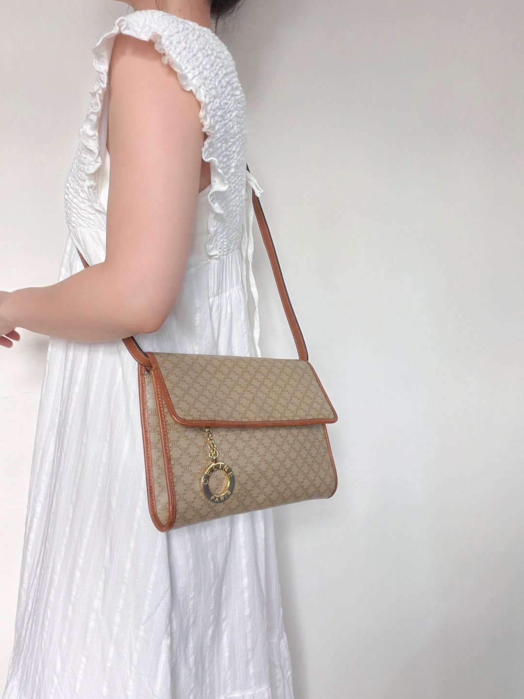 中古正品 Celine 经典老花翻盖金圈吊饰两用包 斜背包 腋下包 古着 - 侧背包/斜挎包 - 真皮 咖啡色