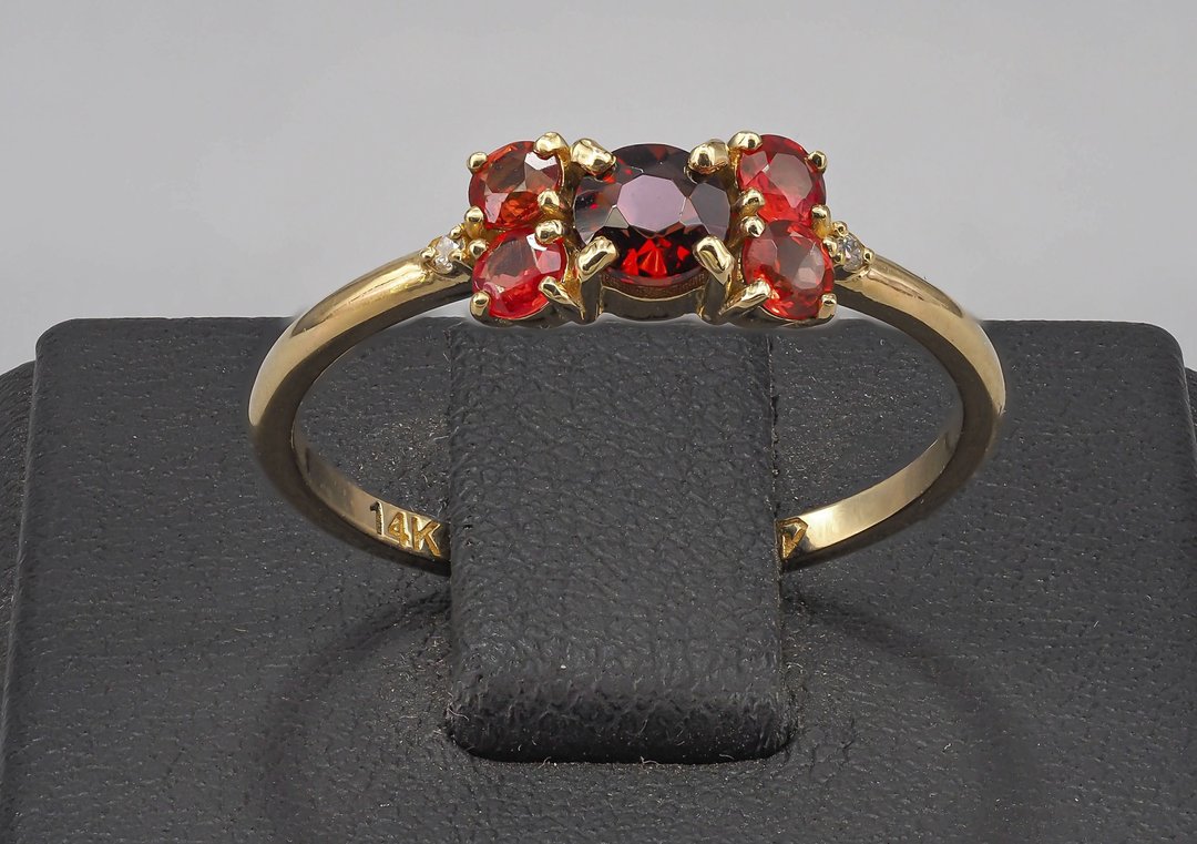 14k gold ring with garnet, sapphire and diamond. - 戒指 - 贵金属 金色