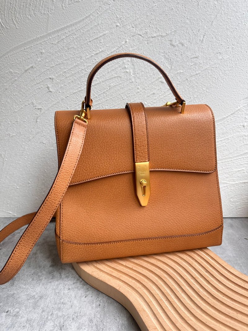 中古包 Vintage Celine焦糖箭头转扣手提包连原装背带 - 手提包/手提袋 - 真皮 