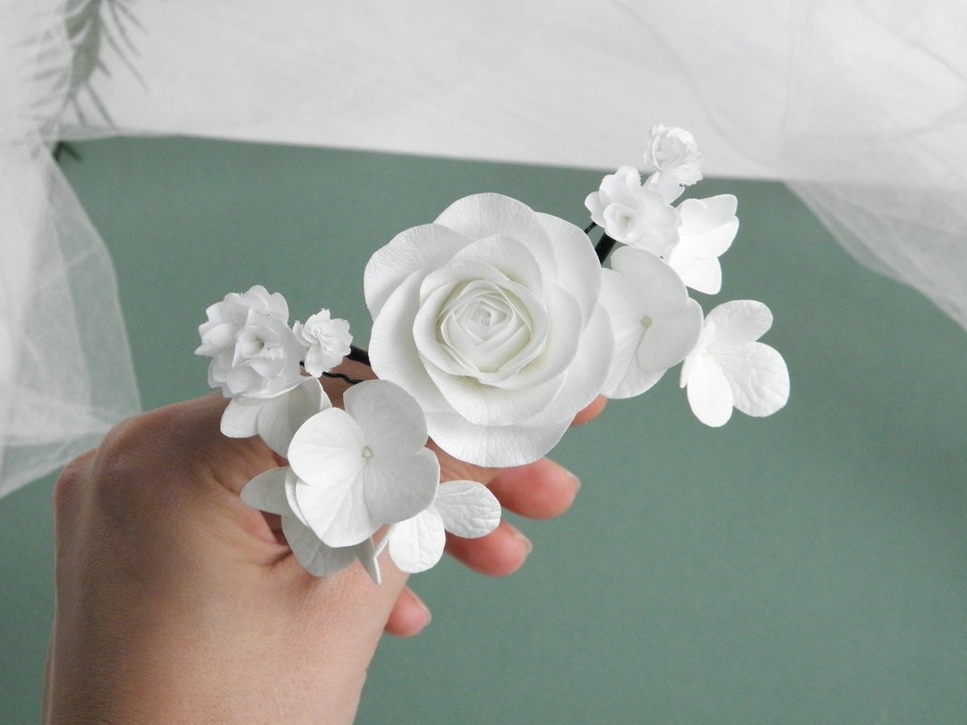 White wedding hair pins Flowers bridal hair piece - 发饰 - 植物．花 白色