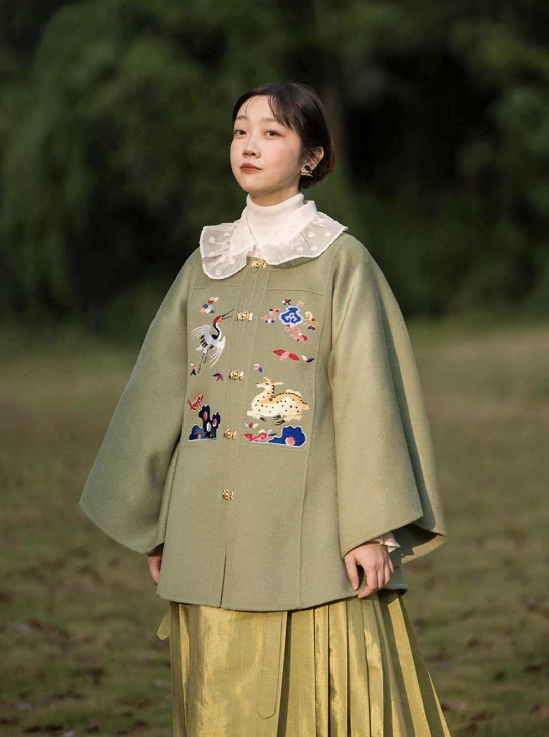 鹿鹤同春 碧山綠 汉服方领 手工刺绣羊絨外套 輕便保暖双面羊毛呢 - 女装西装外套/风衣 - 羊毛 绿色