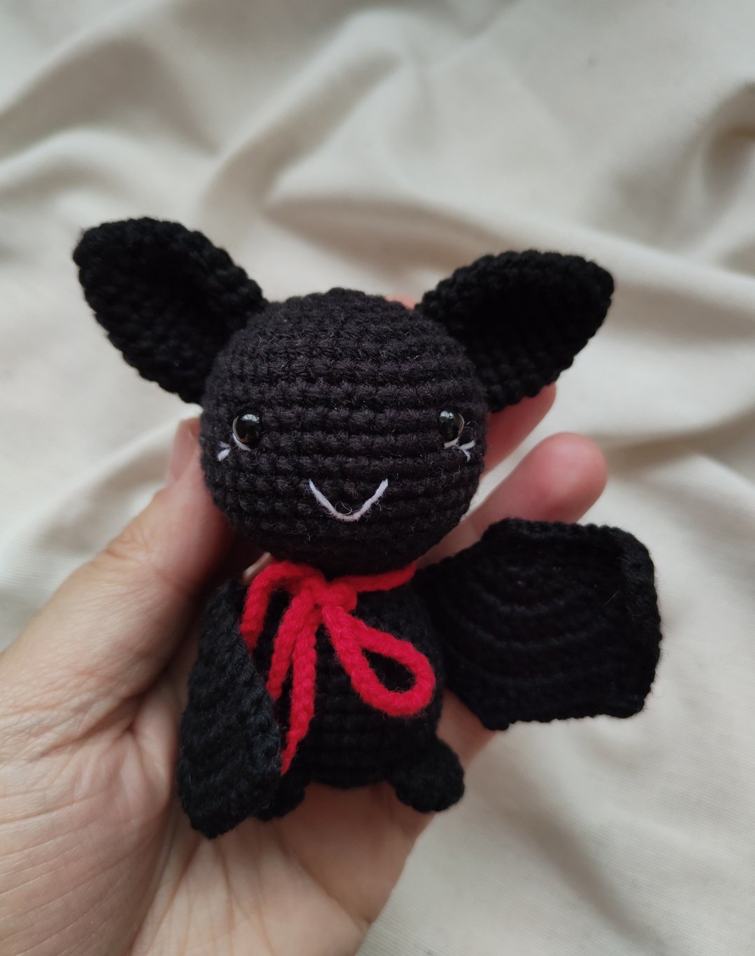 Crochet bat pattern, amigurumi bat, Halloween bat pattern - Logo 设计/图案设计 - 其他材质 