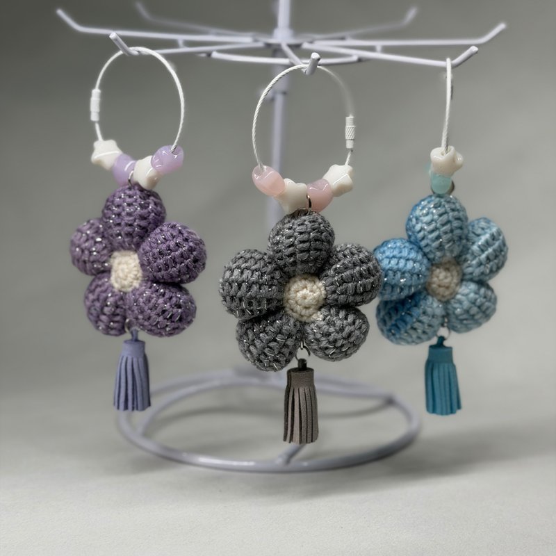 手工编织 亮丝小花吊饰钥匙圈 - 吊饰 - 其他材质 多色