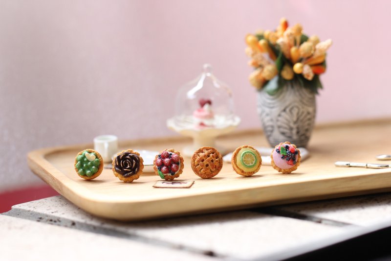 袖珍法式塔派耳环 Miniature French Tart Earring - 耳环/耳夹 - 粘土 多色