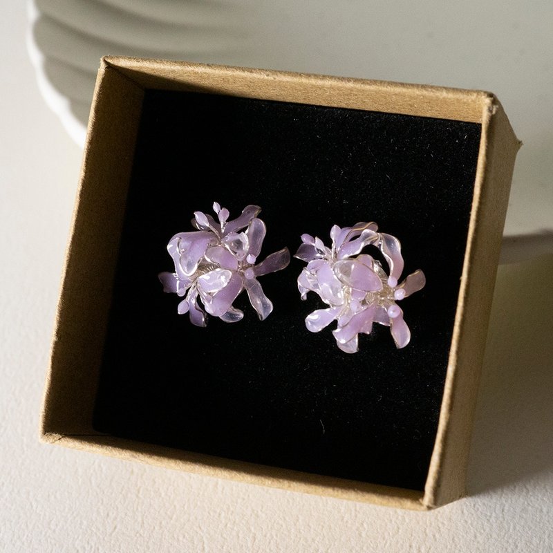 【定制化商品】曼珠沙华-树脂耳环 紫色 彼岸花 造花液 水晶花 - 耳环/耳夹 - 树脂 紫色