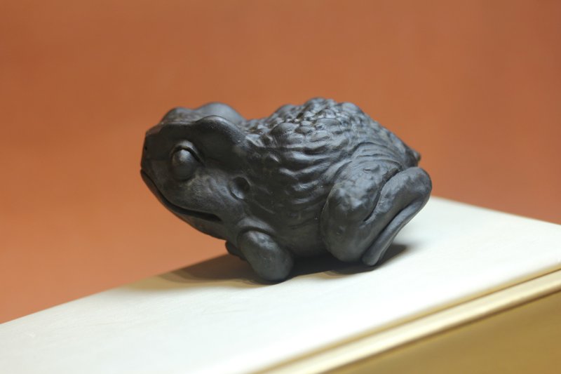 【招财金蟾】手玩件 手把件 天然戈壁泥石 茶宠 - 项链 - 石头 黑色