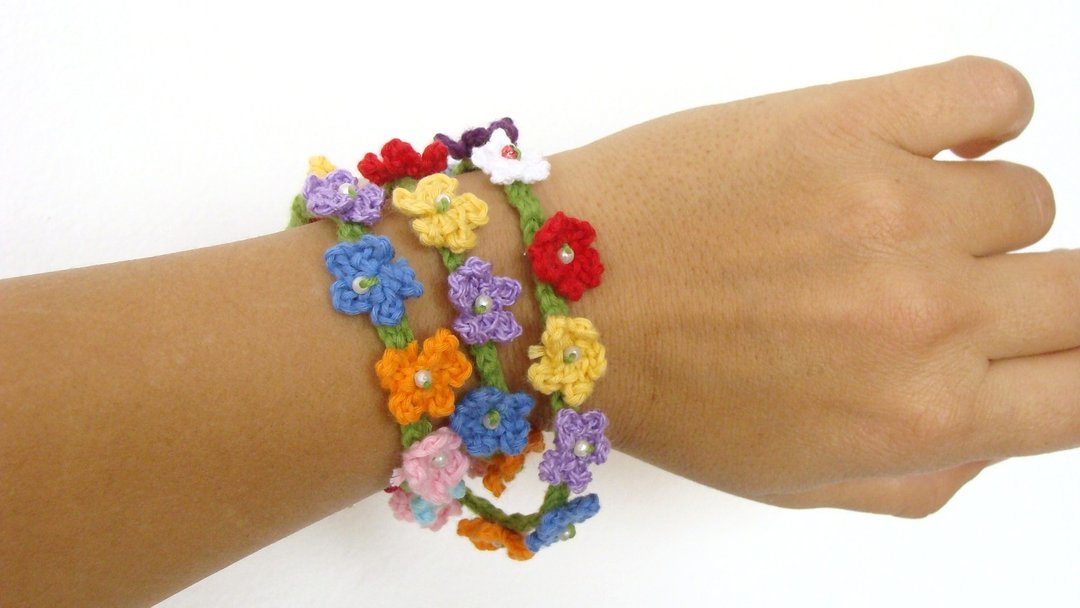 Boho flower bracelet crochet wrap bracelet, lariat rainbow multicolor jewelry - 手链/手环 - 棉 多色
