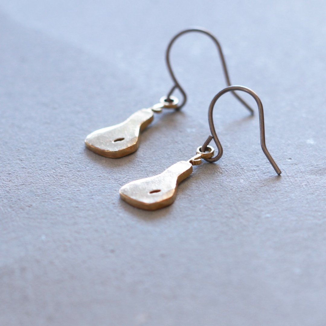 Small earrings P311 - 耳环/耳夹 - 其他金属 金色