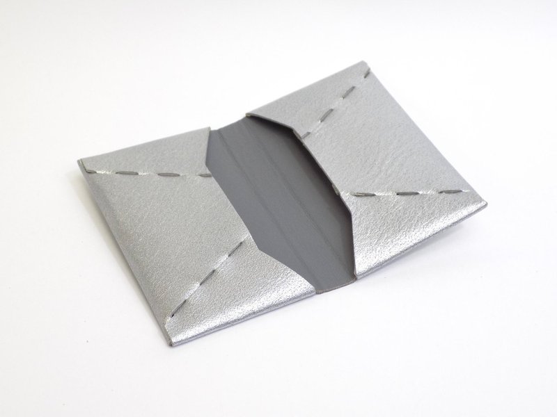 [Made to order] Business card holder Double-sided storage type horse leather / Silver - 名片夹/名片盒 - 真皮 银色