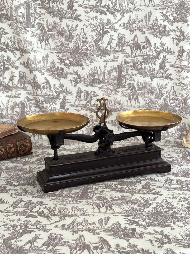 50064-珍稀法国古董E.L. Force 5kg 天平秤铸铁基座黄铜载盘 - 摆饰 - 其他金属 