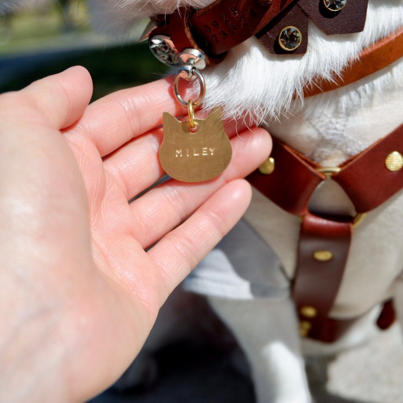 发丝纹黄铜猫咪造型名牌│2mm超厚实│可定制化共7个英文字母 - 订制抱枕/饰品 - 铜/黄铜 金色